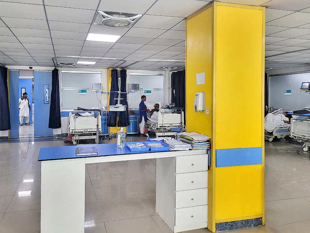 DEBO project for Gambat hospital in Pakistan, including medical counters, wall panels and doors